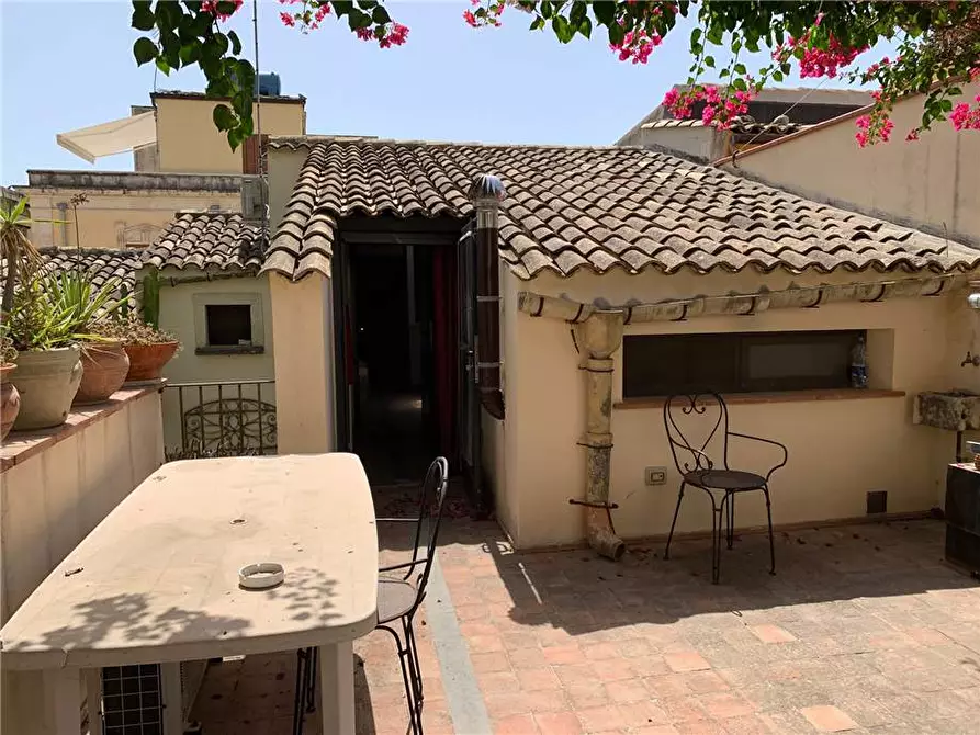 Immagine 3 di Villa in vendita  in Via PIER CAPPONI, 24 a Noto