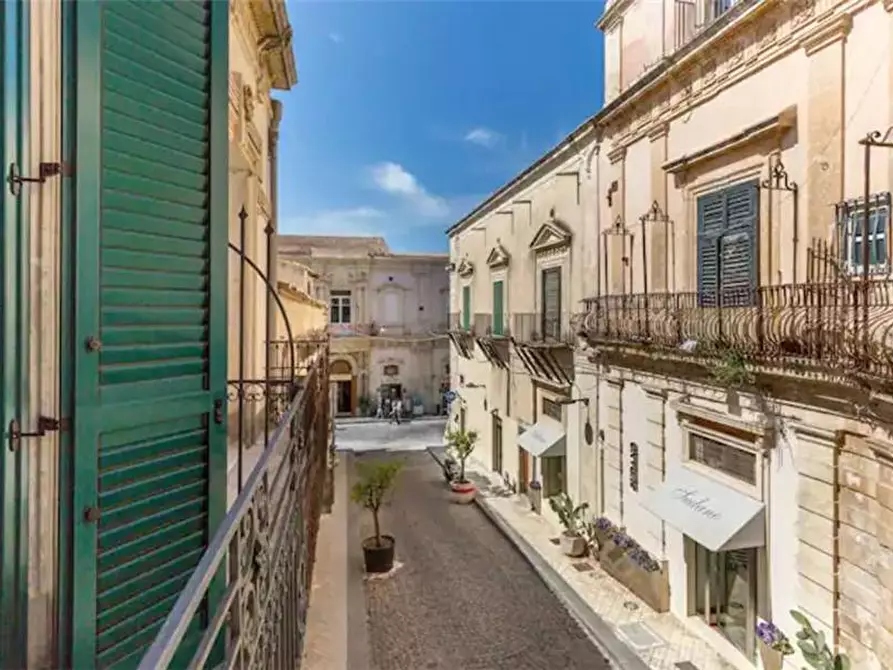 Immagine 10 di Villa in vendita  in Via Rocco Pirri, 11 a Noto