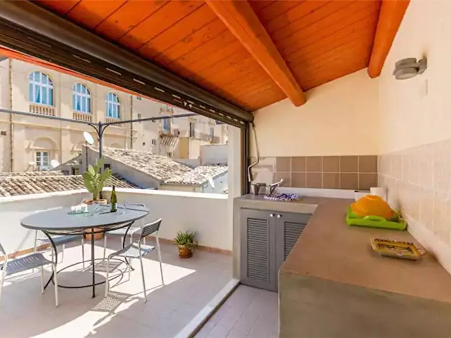 Immagine 6 di Villa in vendita  in Via Rocco Pirri, 11 a Noto