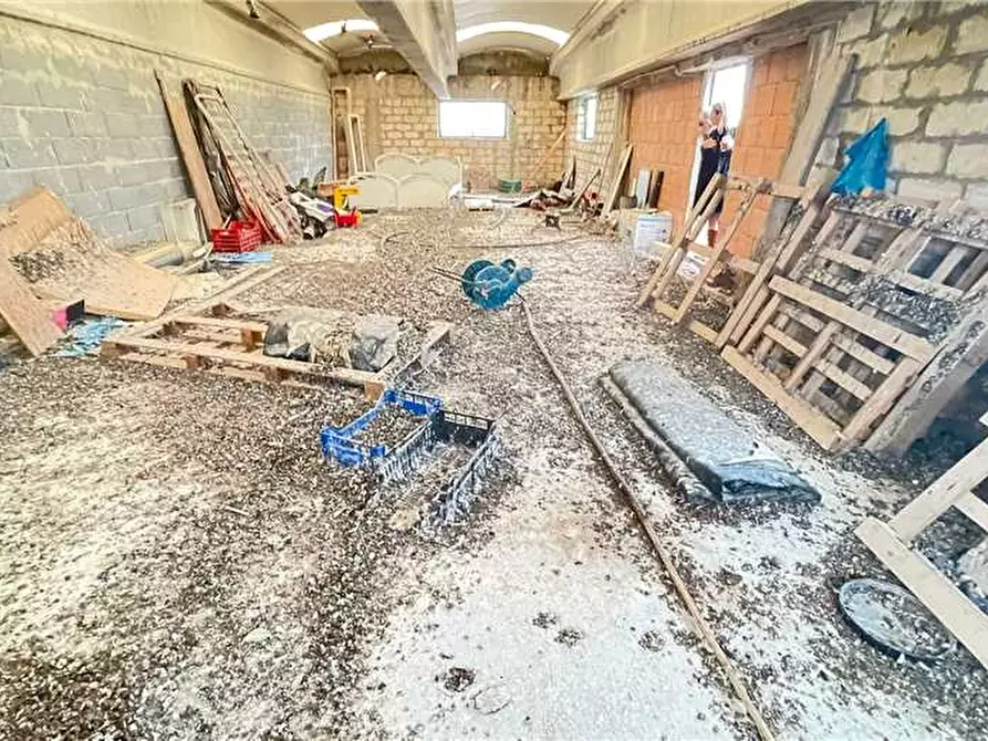 Immagine 12 di Capannone industriale in vendita  in Loc. C/da Scardina, sn a Rosolini