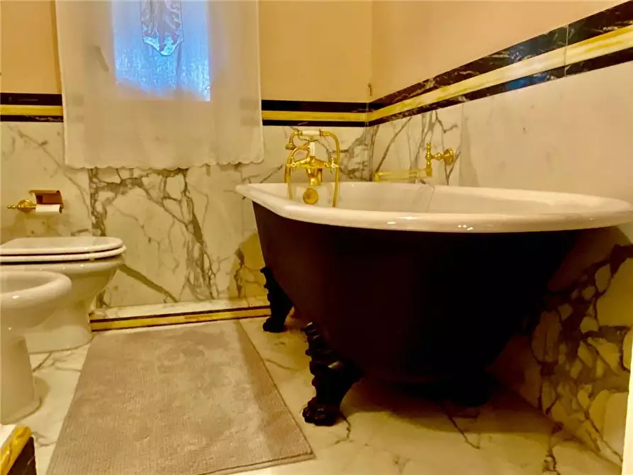 Immagine 14 di Attico in vendita  in Via Salvemini, 66 a Noto