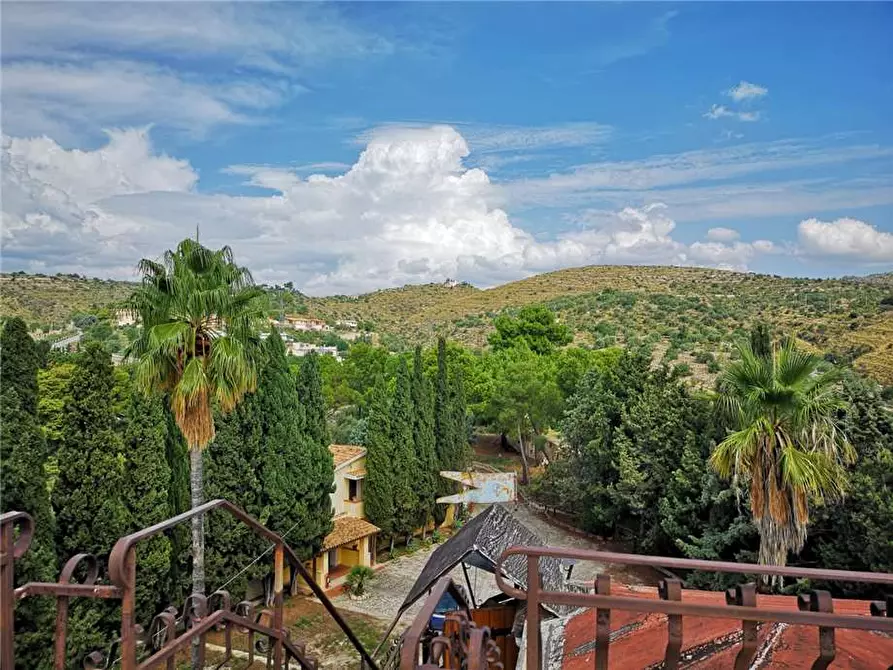 Immagine 10 di Villa in vendita  in Via Dei Mille, 110 a Noto
