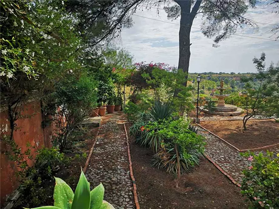 Immagine 9 di Villa in vendita  in Via Dei Mille, 110 a Noto