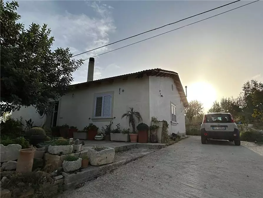 Immagine 2 di Villa in vendita  in Loc. C/da Castelluccio, SN a Noto