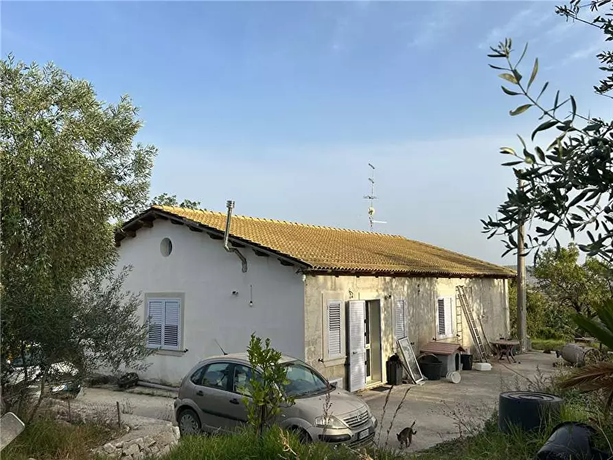 Immagine 5 di Villa in vendita  in Loc. C/da Castelluccio, SN a Noto