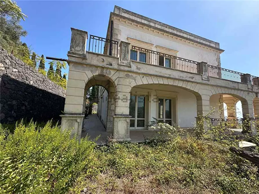 Immagine 2 di Villa in vendita  in Via Casalrosato, 19 a Catania
