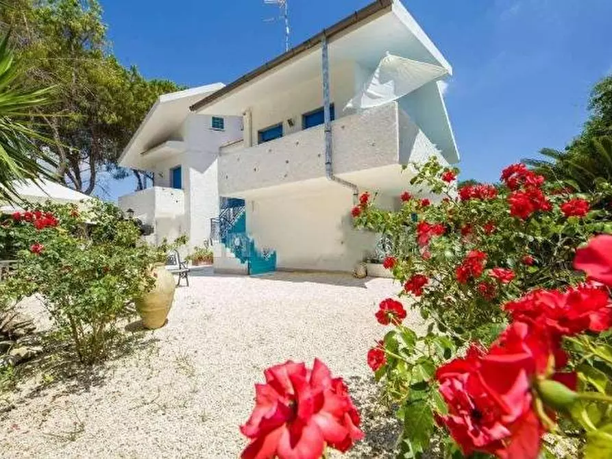 Immagine 2 di Villa in vendita  in Loc. Fontane Bianche, 2 a Siracusa