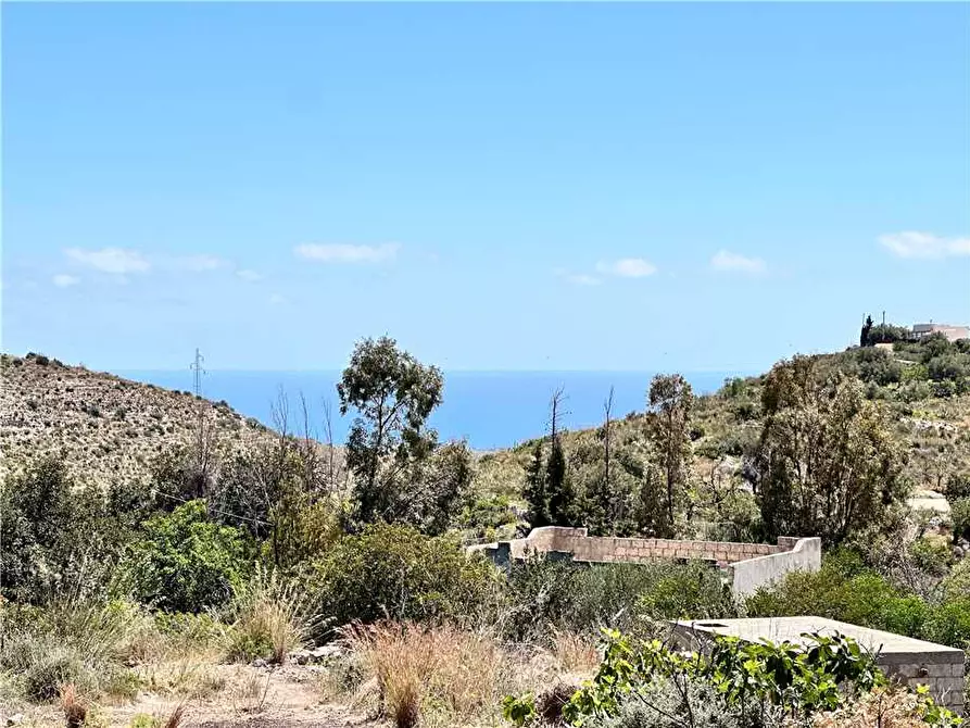 Immagine 15 di Terreno in vendita  in Loc. Meti, sn a Noto