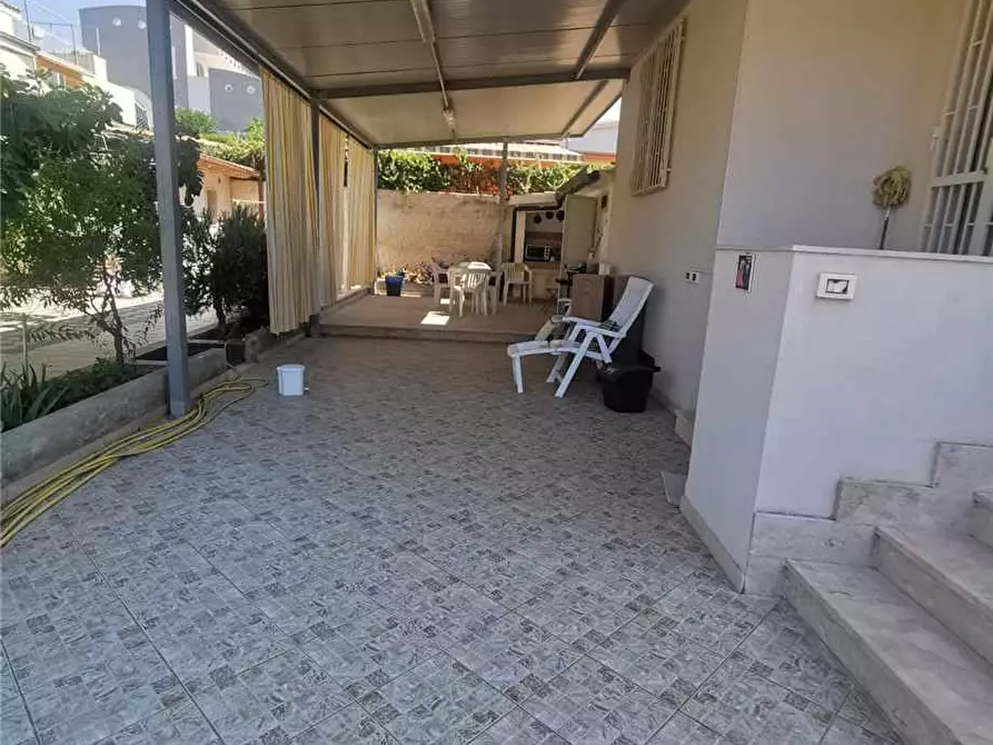 Immagine 5 di Villa in vendita  in Via M. Amato, 19 a Noto