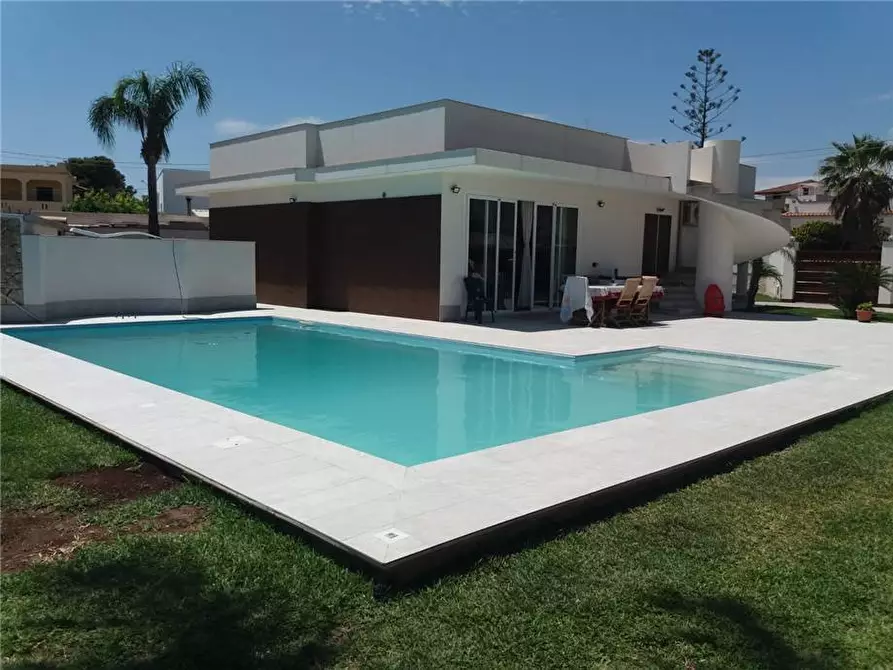Immagine 3 di Villa in vendita  in Loc. Lido Di Noto, sn a Noto