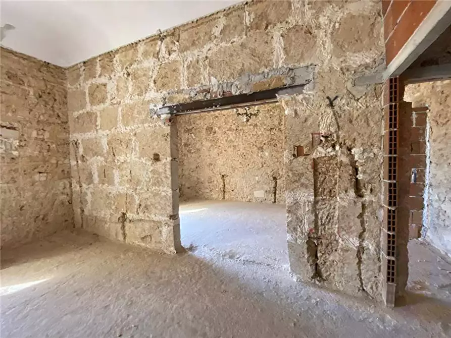 Immagine 11 di Stabile in vendita  in Via Aurelio Saffi, 5 a Noto