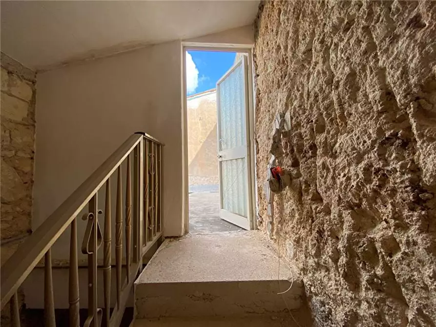 Immagine 13 di Stabile in vendita  in Via Aurelio Saffi, 5 a Noto
