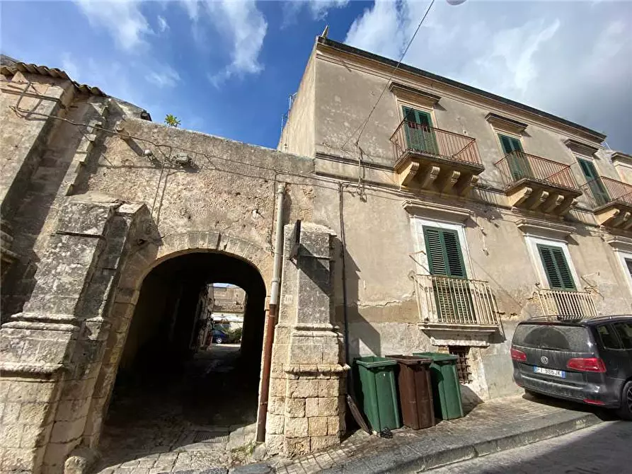 Immagine 2 di Stabile in vendita  in Via Aurelio Saffi, 5 a Noto