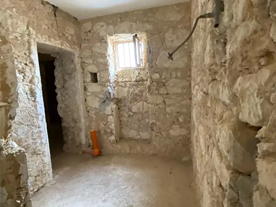 Immagine 7 di Stabile in vendita  in Via Aurelio Saffi, 5 a Noto