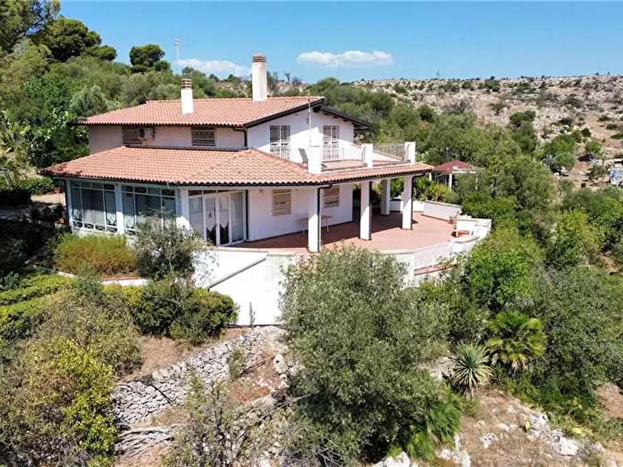 Immagine 4 di Villa in vendita  in Via Via cugni stallaini, 39 a Noto