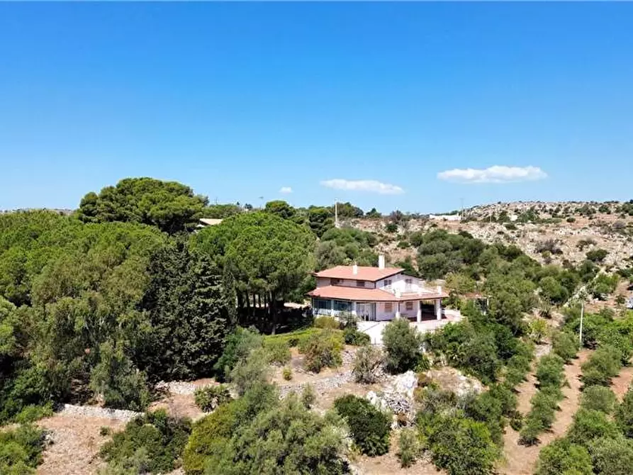Immagine 8 di Villa in vendita  in Via Via cugni stallaini, 39 a Noto