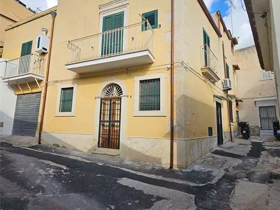 Immagine 2 di Villa in vendita  in Via Zanardelli, 4 a Noto