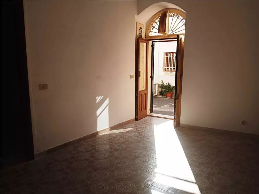 Immagine 4 di Villa in vendita  in Via Zanardelli, 4 a Noto