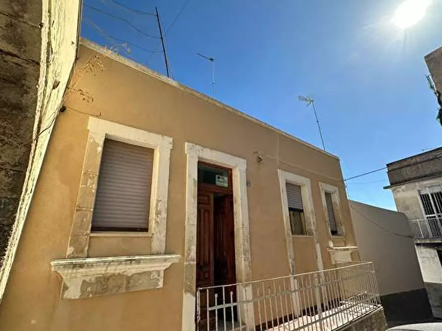 Immagine 2 di Villa in vendita  in Via Antonello Caruso, 10 a Noto