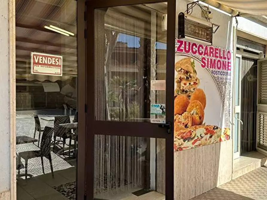 Immagine 4 di Attività commerciale in vendita  in P.zza Sofia, 5/6 a Noto