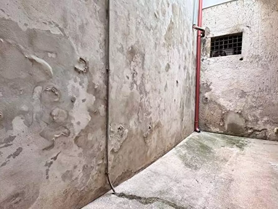 Immagine 11 di Attività commerciale in vendita  in C.so Vittorio Emanuele, 18 a Noto
