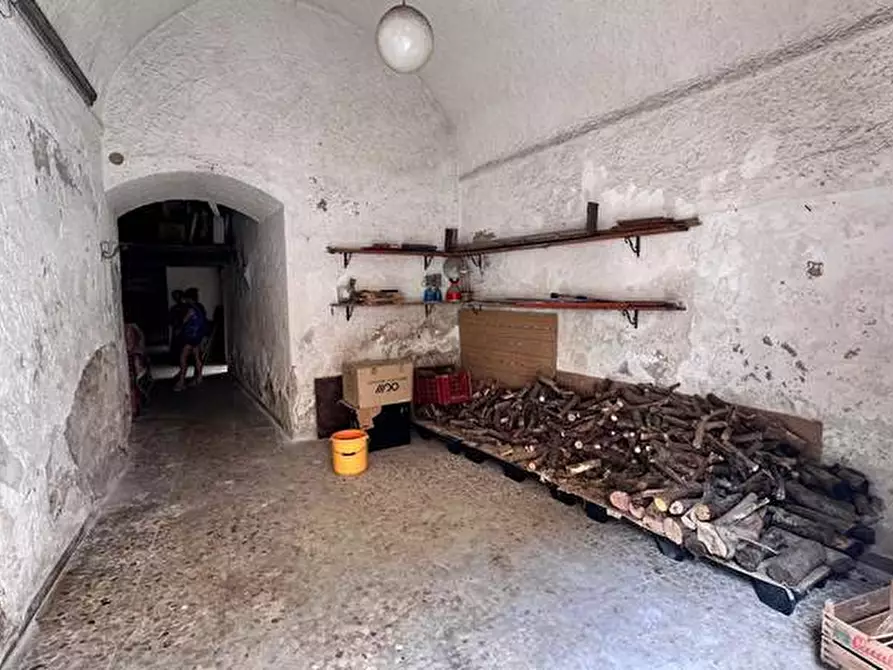 Immagine 4 di Attività commerciale in vendita  in C.so Vittorio Emanuele, 18 a Noto