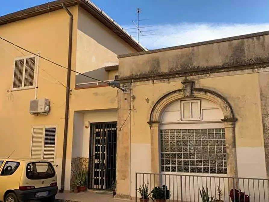 Immagine 2 di Villa in vendita  in Via Corrado Avolio, 11 a Noto