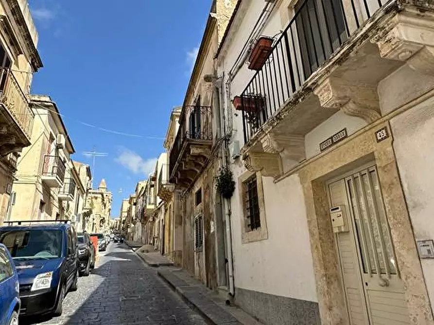 Immagine 2 di Villa in vendita  in Via ZANARDELLI, 3 a Noto