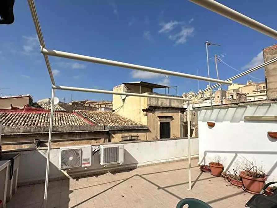 Immagine 5 di Villa in vendita  in Via ZANARDELLI, 3 a Noto