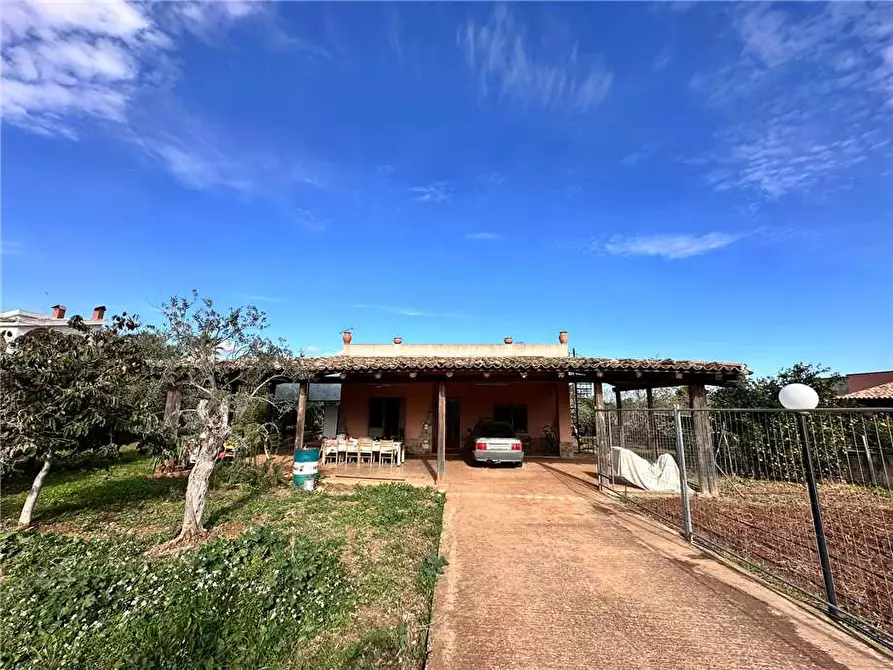 Immagine 2 di Villa in vendita  in Loc. C/da Falconara, s.n. a Noto