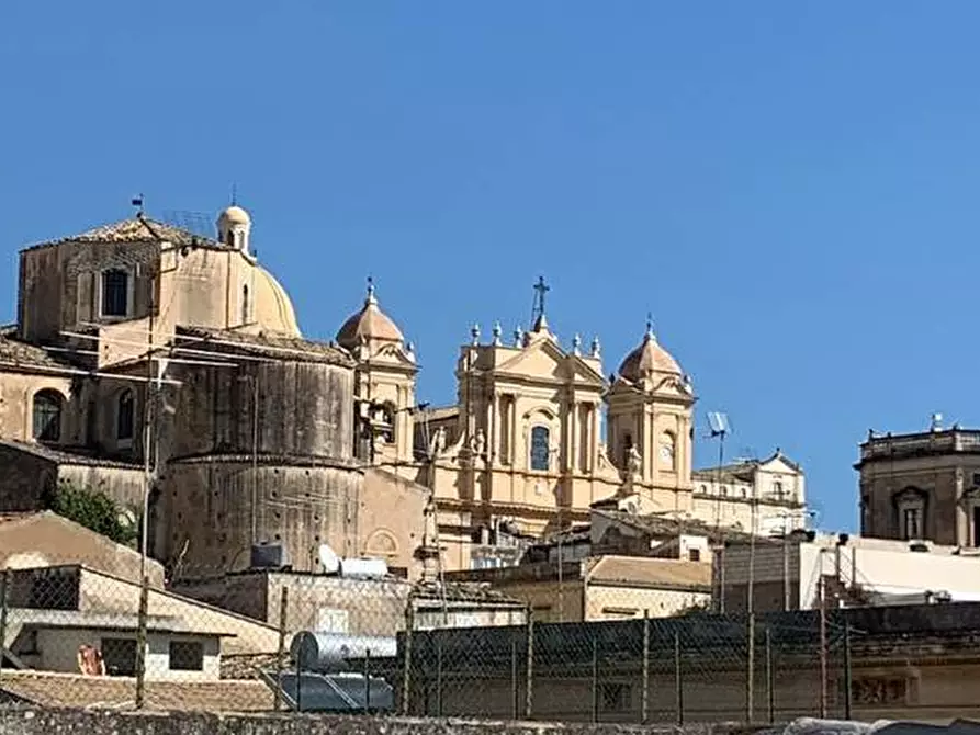 Immagine 11 di Appartamento in vendita  in Via Giosuè Borsi, 2/A a Noto