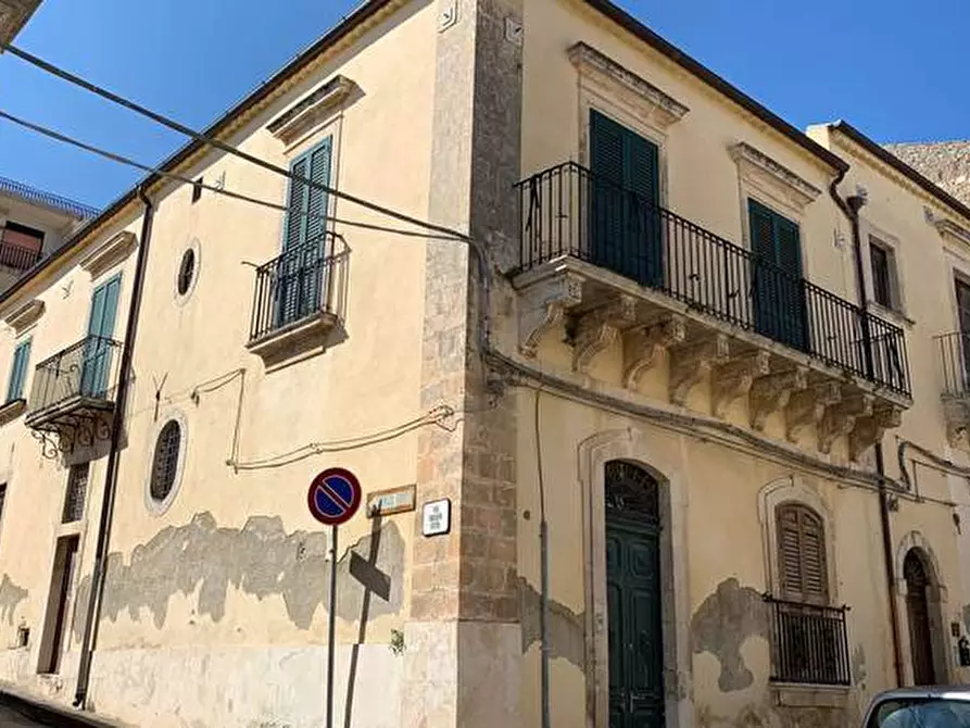 Immagine 2 di Appartamento in vendita  in Via Giosuè Borsi, 2/A a Noto