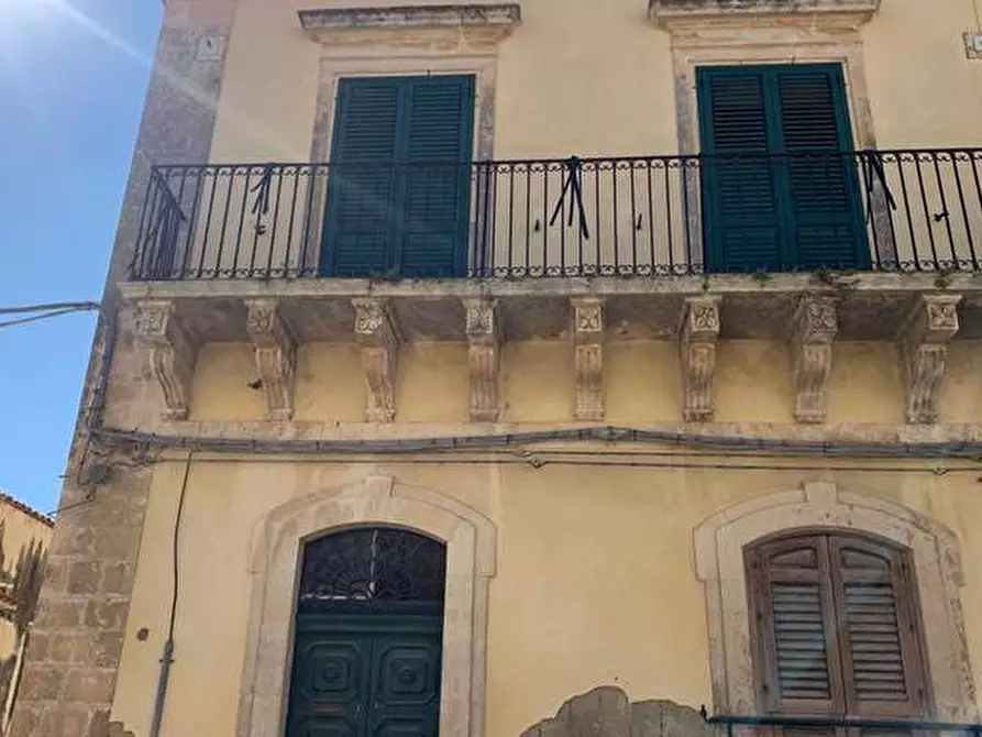 Immagine 3 di Appartamento in vendita  in Via Giosuè Borsi, 2/A a Noto