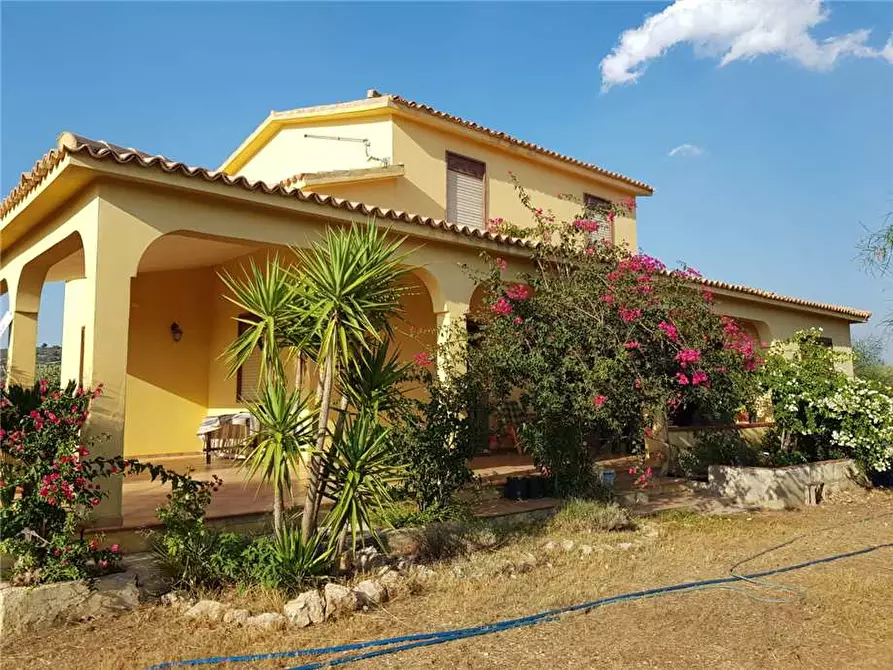 Immagine 2 di Villa in vendita  in Loc. C/da Spinita, sn a Noto