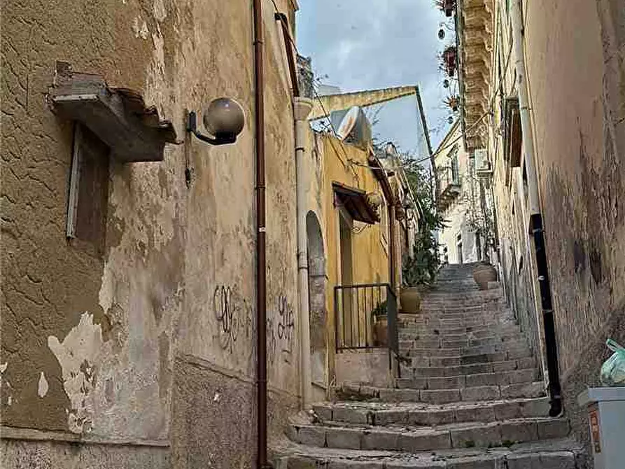 Immagine 2 di Villa in vendita  in Via Melodia / Fiordaliso, 8 a Noto