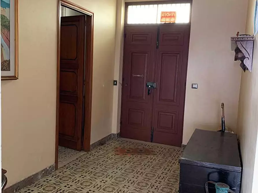 Immagine 2 di Villa in vendita  in Via Vittorio Emanuele, 94 a San Salvatore Di Fitalia