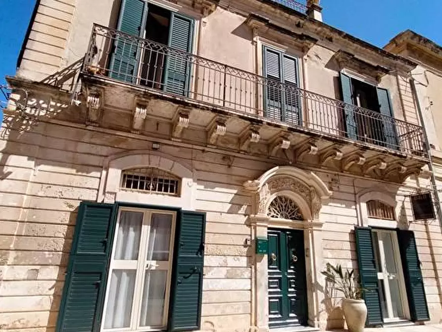 Immagine 1 di Stabile in vendita  in Via Principe Umberto, 73 a Noto