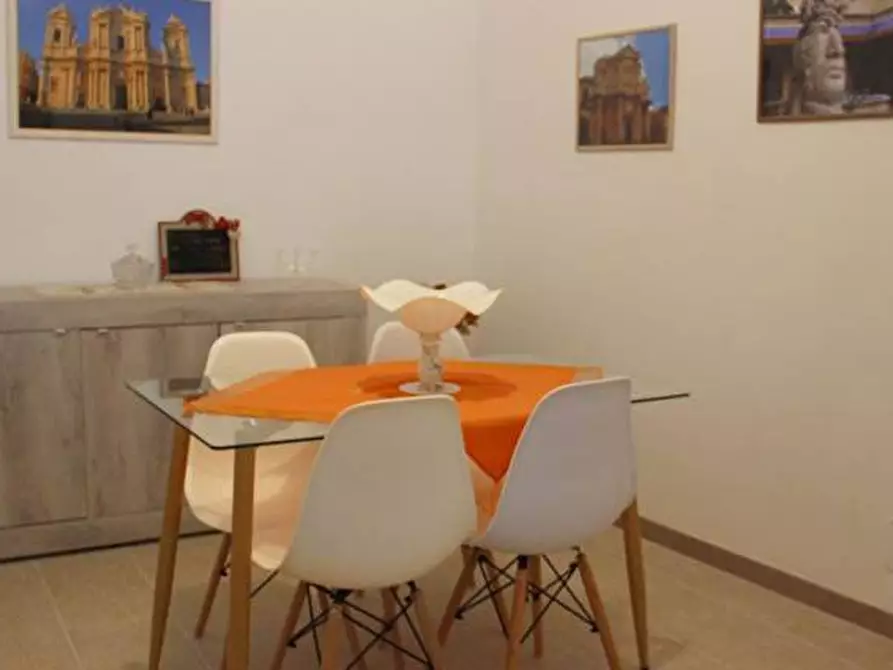 Immagine 13 di Stabile in vendita  in Via Principe Umberto, 73 a Noto