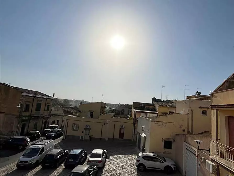 Immagine 10 di Villa in vendita  in P.zza Montecanosa, 4/6 a Noto