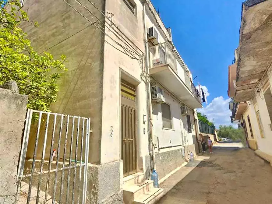 Immagine 2 di Villa in vendita  in Via Bandello, 5 a Noto
