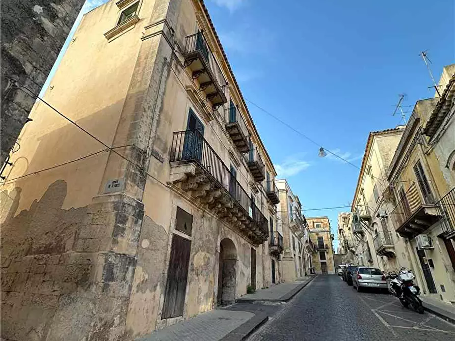 Immagine 2 di Villa in vendita  in Via Antonio Sofia, 5 a Noto