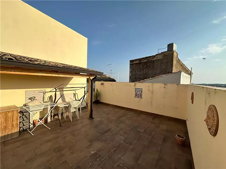 Immagine 6 di Villa in vendita  in Via Antonio Sofia, 5 a Noto