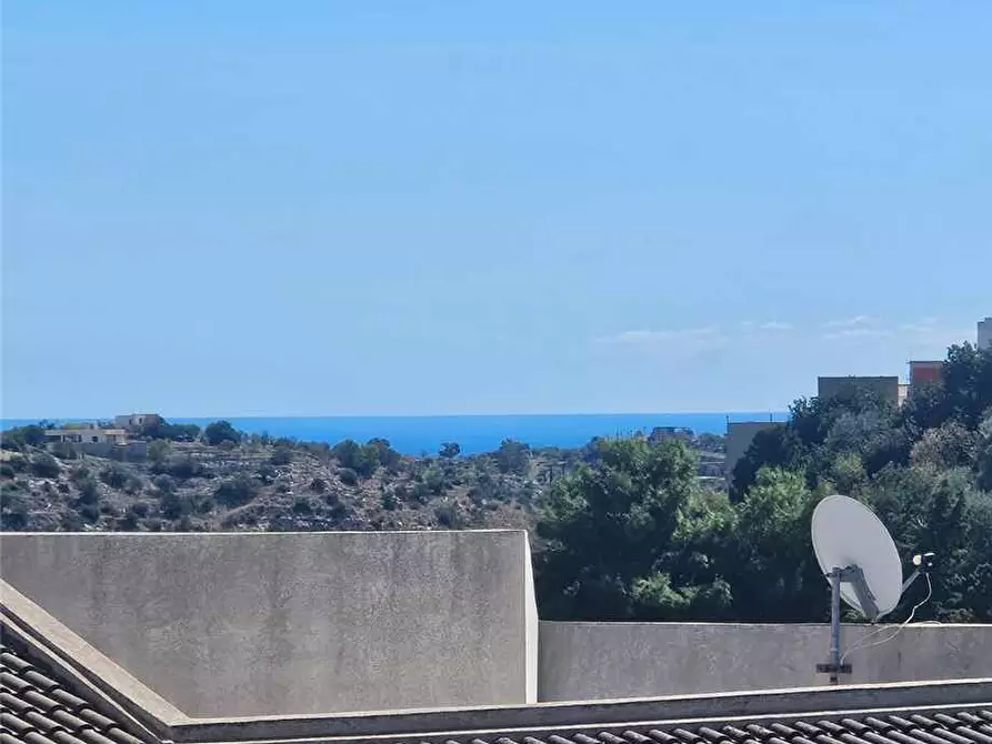 Immagine 13 di Villa in vendita  in Via Dei Mille, 86 a Noto