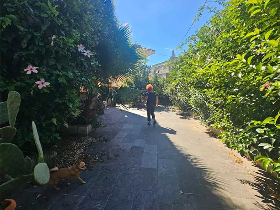 Immagine 14 di Villa in vendita  in Via Dei Mille, 86 a Noto