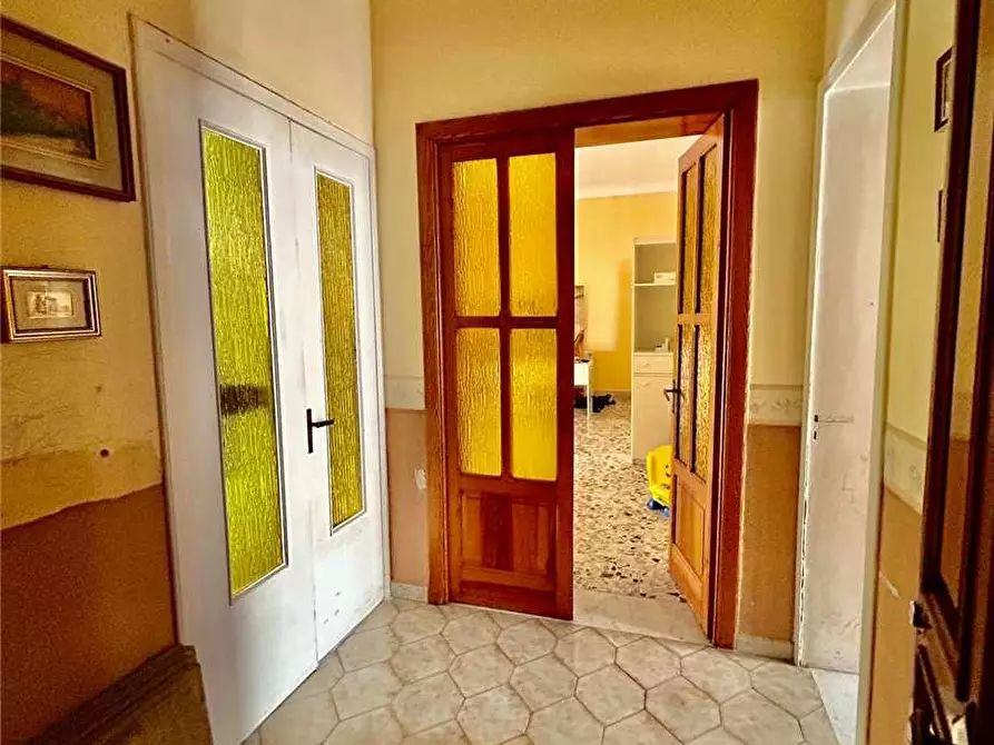 Immagine 2 di Appartamento in vendita  in Via Cavour, 99 a Noto
