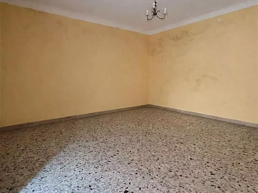 Immagine 5 di Appartamento in vendita  in Via Cavour, 99 a Noto