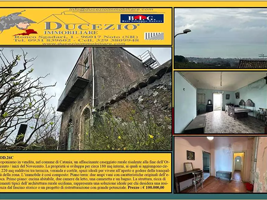 Immagine 1 di Villa in vendita  in Via Etna, 49/51/53 a Catania