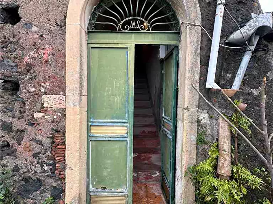 Immagine 5 di Villa in vendita  in Via Etna, 49/51/53 a Catania
