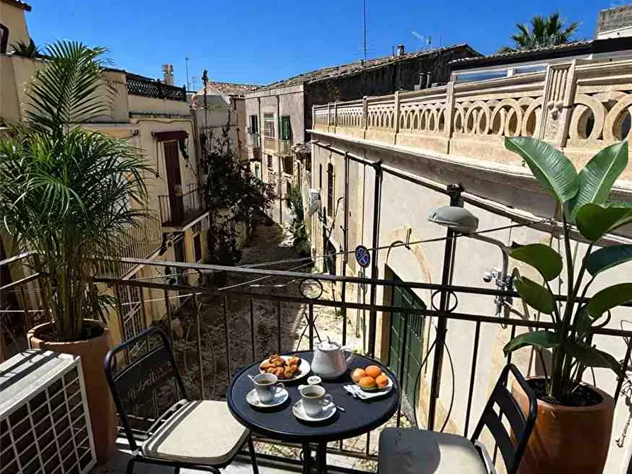 Immagine 8 di Appartamento in vendita  in Via Vico Carlo Pisacane, 5 a Noto