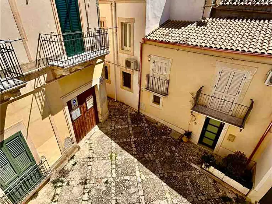 Immagine 9 di Appartamento in vendita  in Via Vico Carlo Pisacane, 5 a Noto